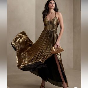 Banana Republic - Raggiera Pleated Dress Gold Size 4